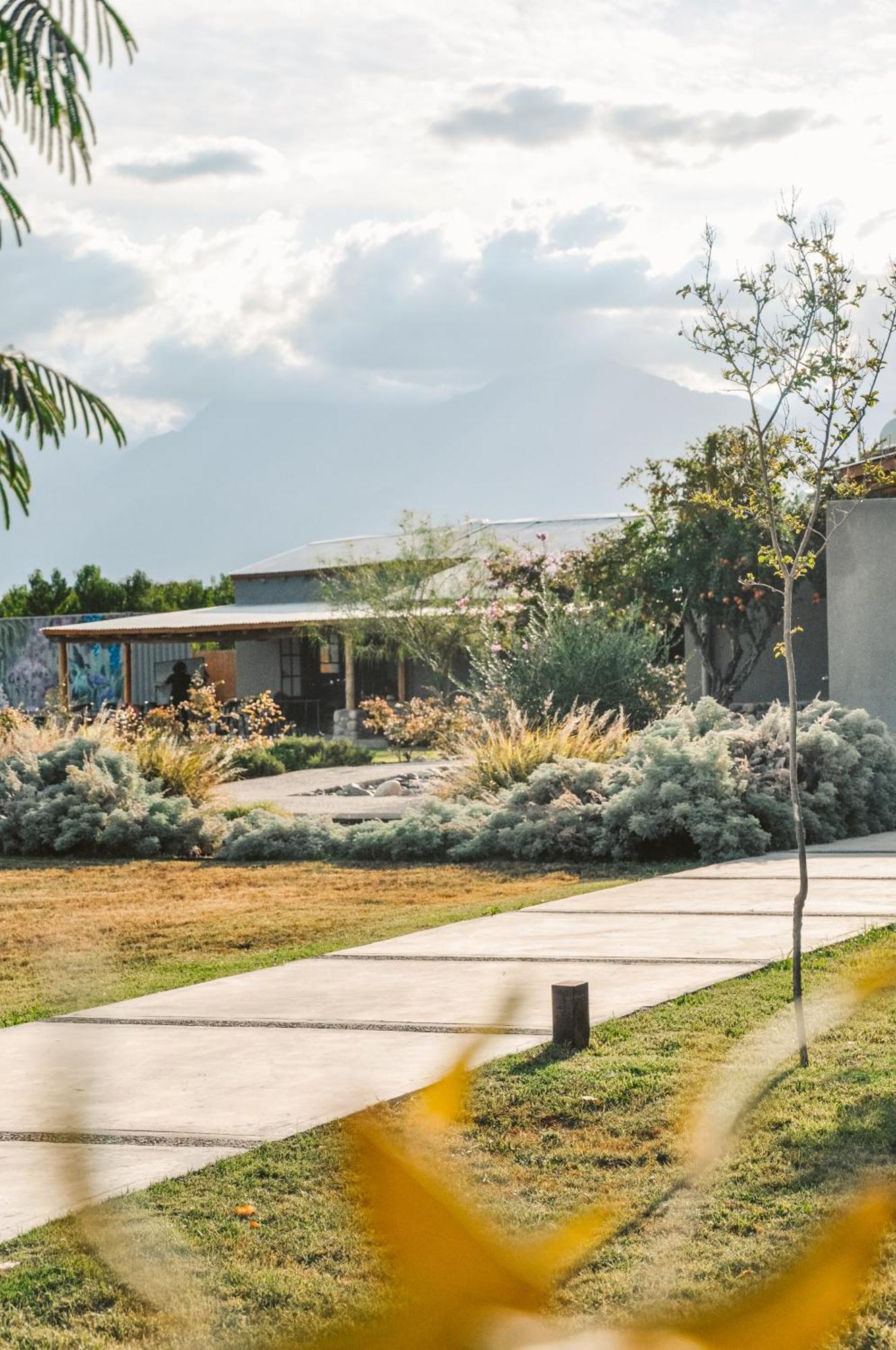 Dobe Lodge Vista Flores المظهر الخارجي الصورة