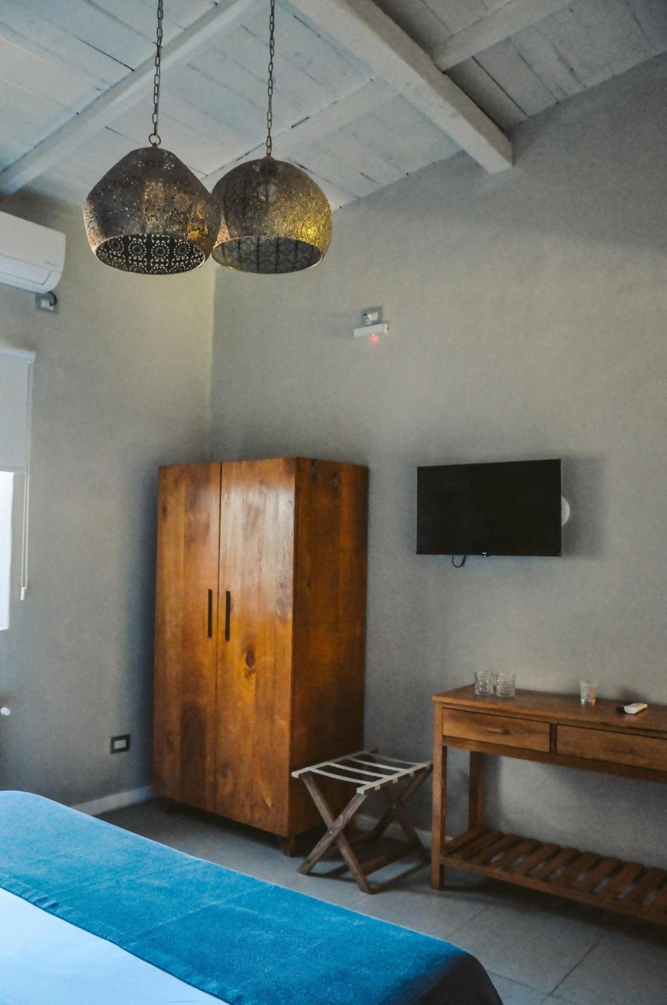 Dobe Lodge Vista Flores المظهر الخارجي الصورة